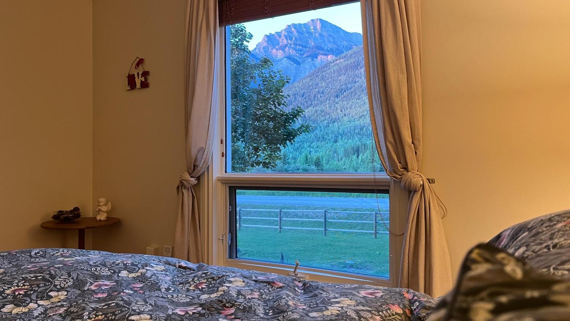 Bear Paw Lodge โกลเดน ภายนอก รูปภาพ